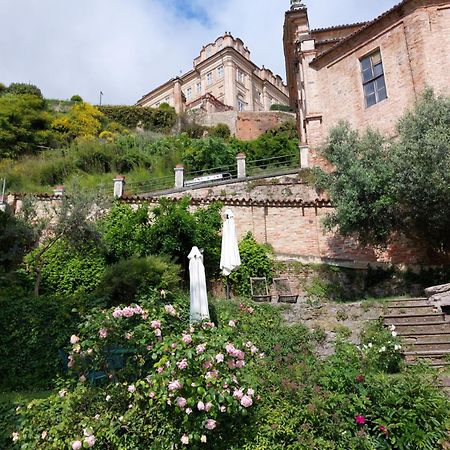 Il Giardino Di Olivia Lägenhet Guarene Exteriör bild