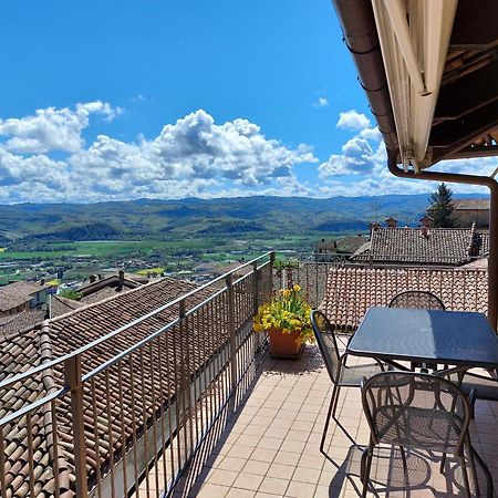 Il Giardino Di Olivia Lägenhet Guarene Exteriör bild