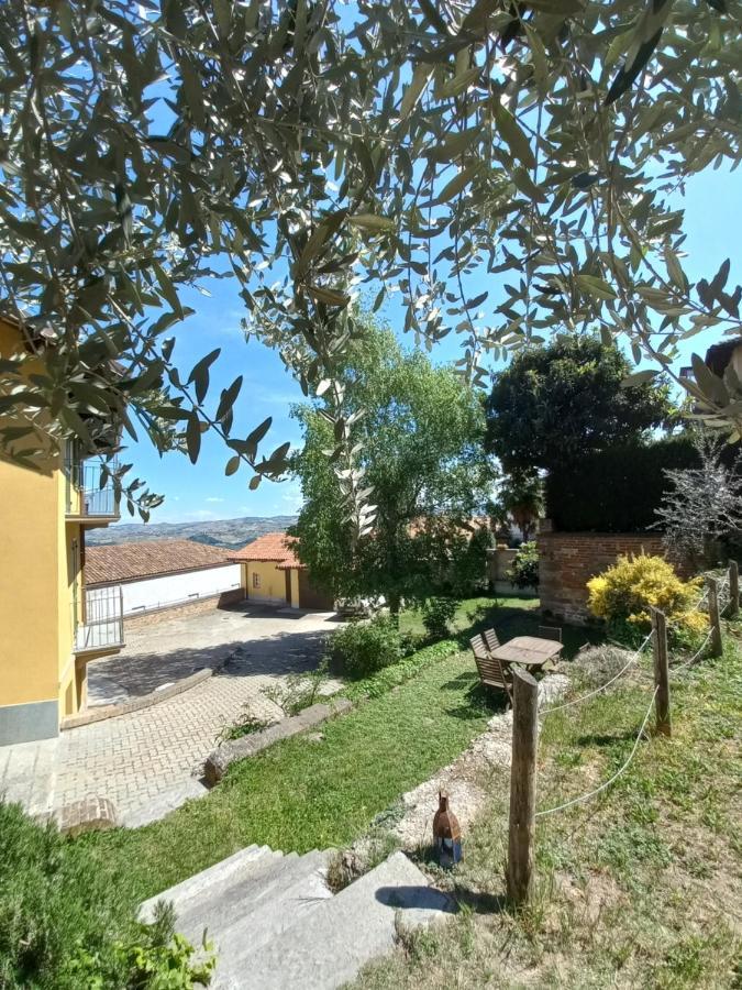 Il Giardino Di Olivia Lägenhet Guarene Exteriör bild