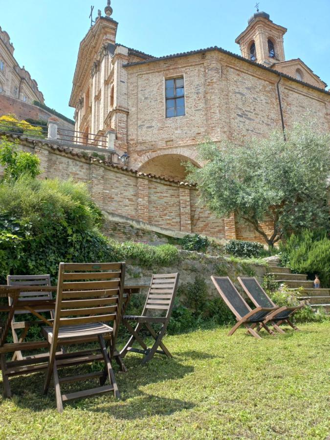 Il Giardino Di Olivia Lägenhet Guarene Exteriör bild