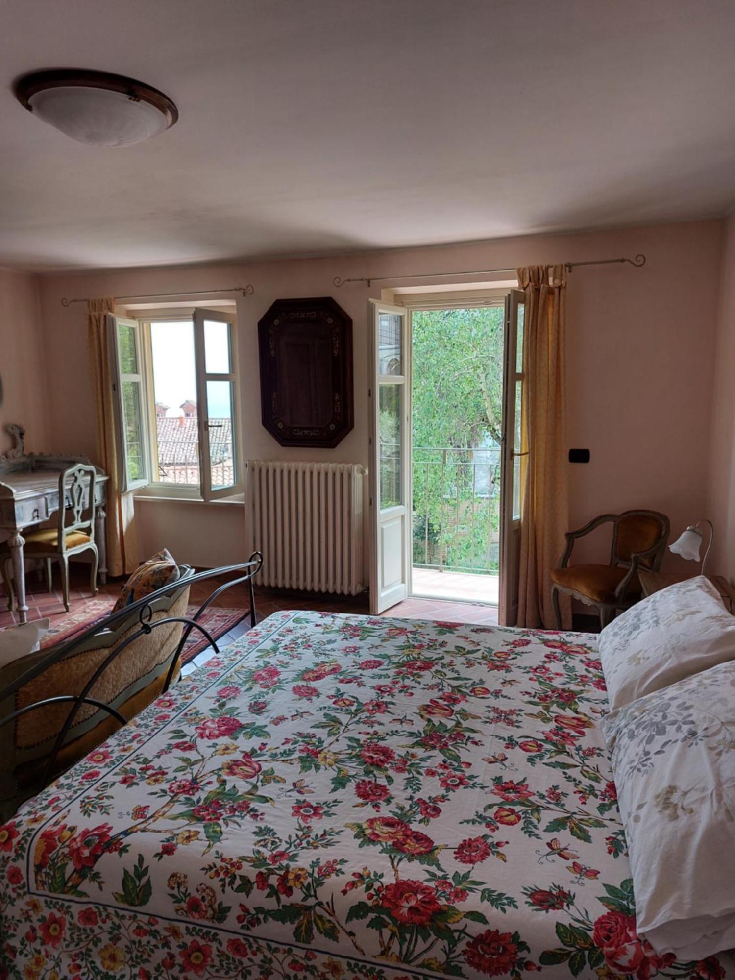 Il Giardino Di Olivia Lägenhet Guarene Exteriör bild
